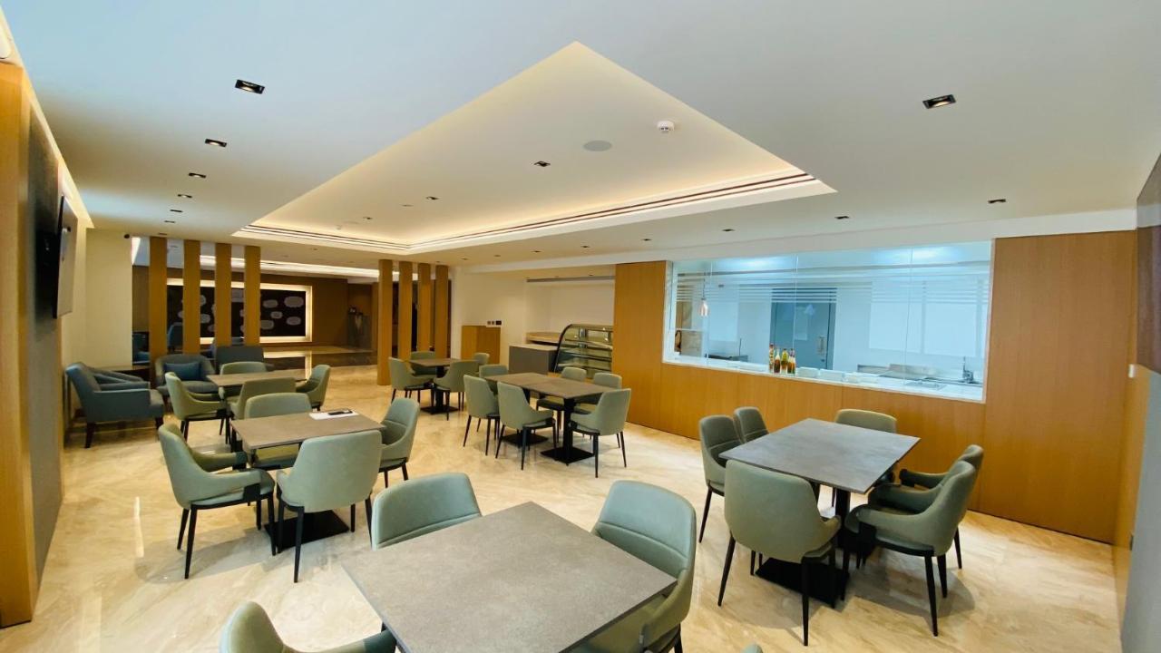 Sitara Hotel Apartment Dubai Exteriör bild