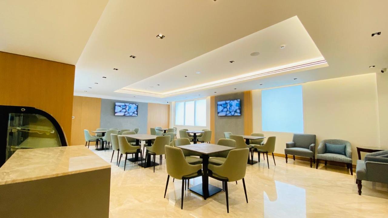 Sitara Hotel Apartment Dubai Exteriör bild