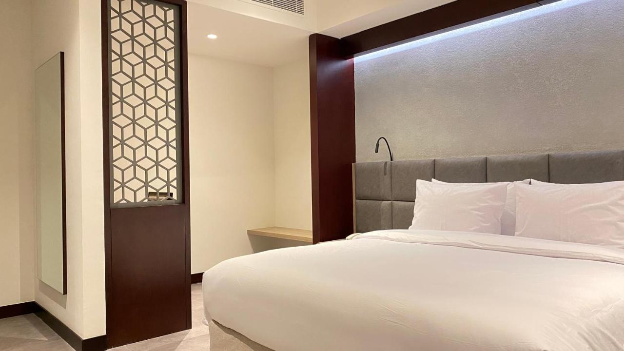 Sitara Hotel Apartment Dubai Exteriör bild