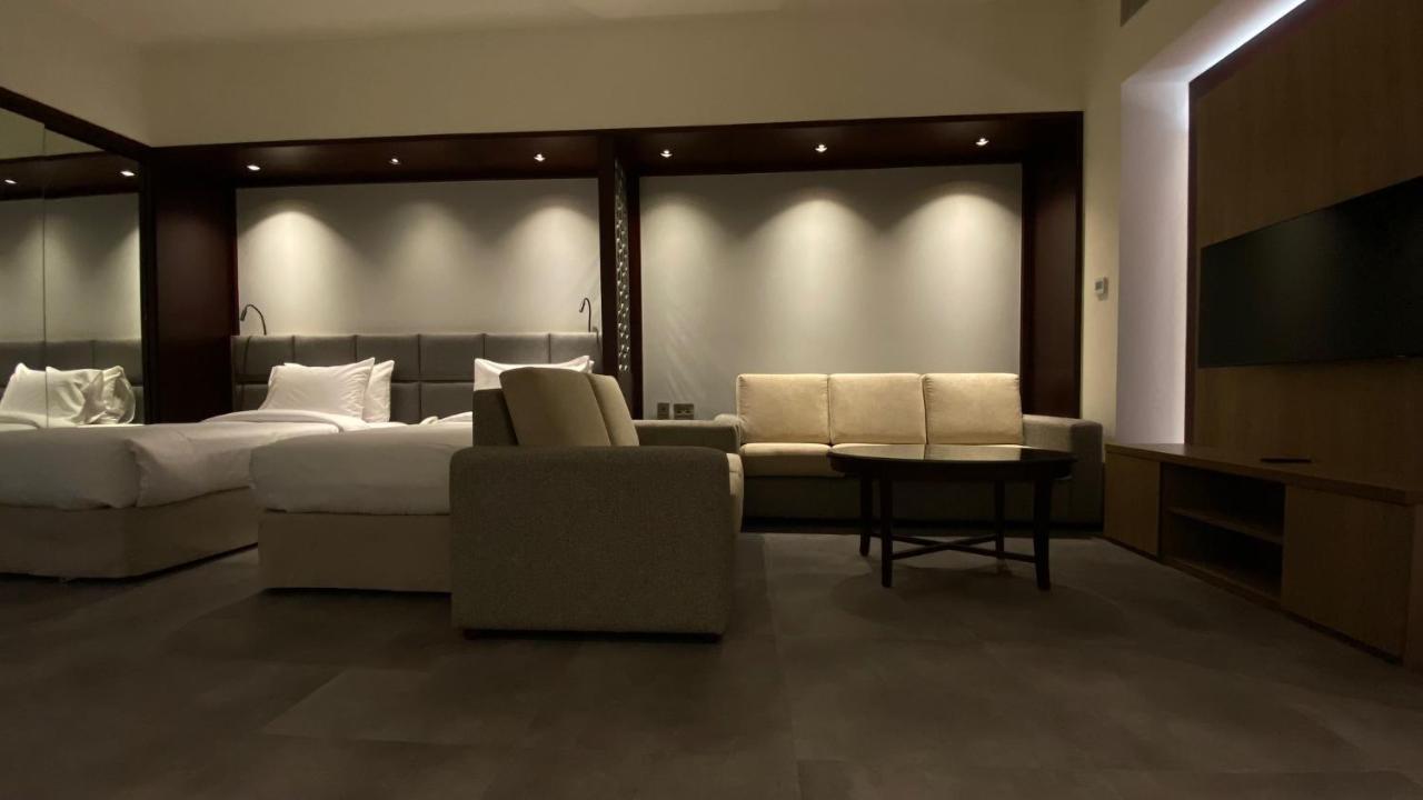 Sitara Hotel Apartment Dubai Exteriör bild