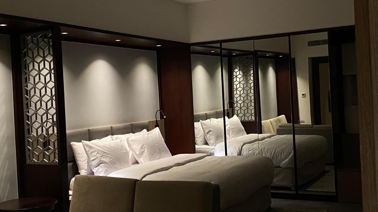 Sitara Hotel Apartment Dubai Exteriör bild