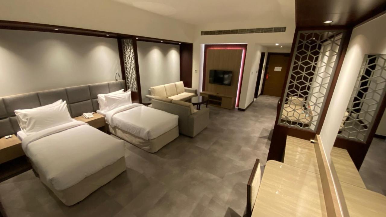 Sitara Hotel Apartment Dubai Exteriör bild