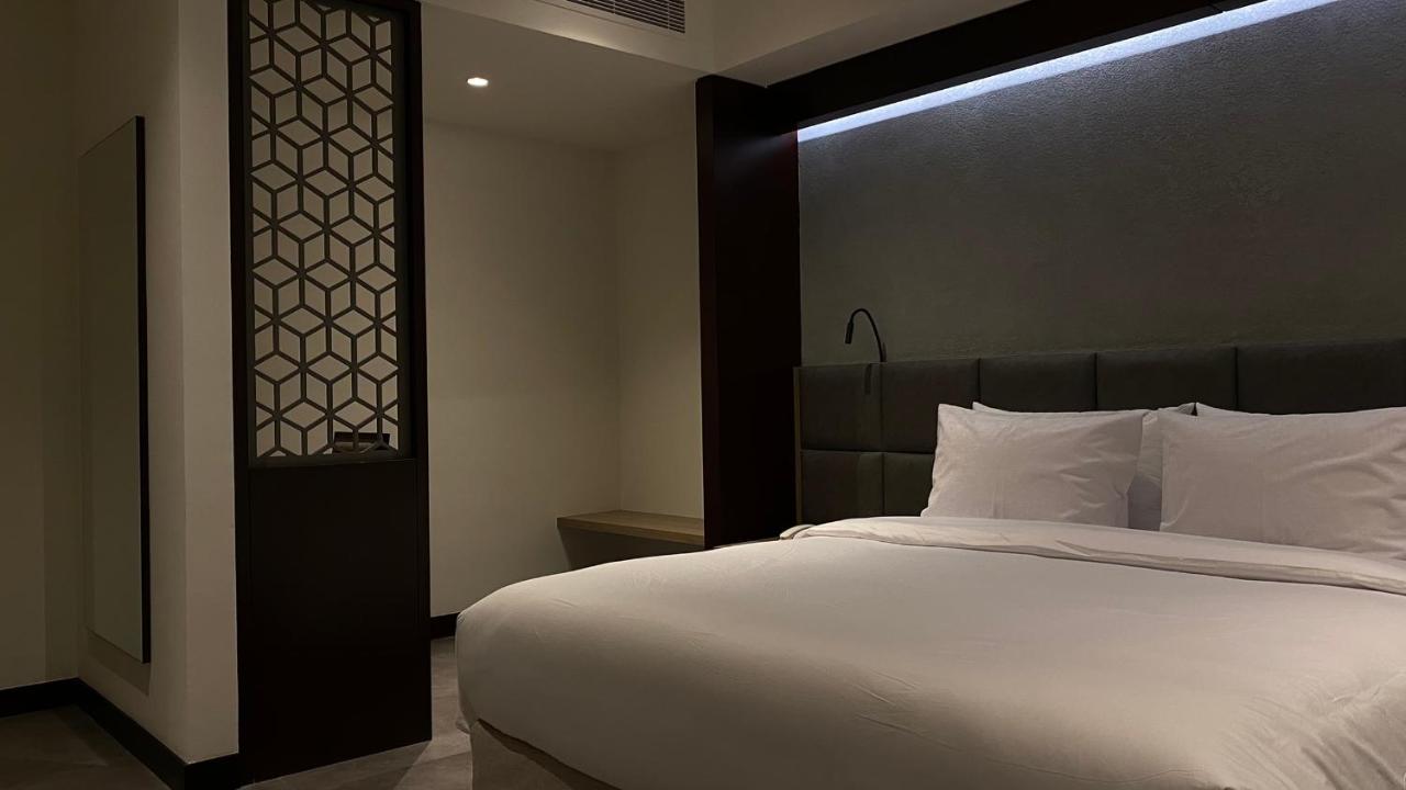 Sitara Hotel Apartment Dubai Exteriör bild