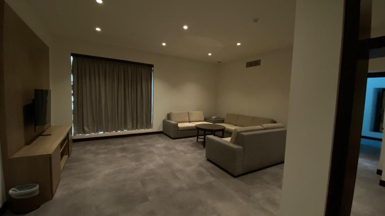 Sitara Hotel Apartment Dubai Exteriör bild