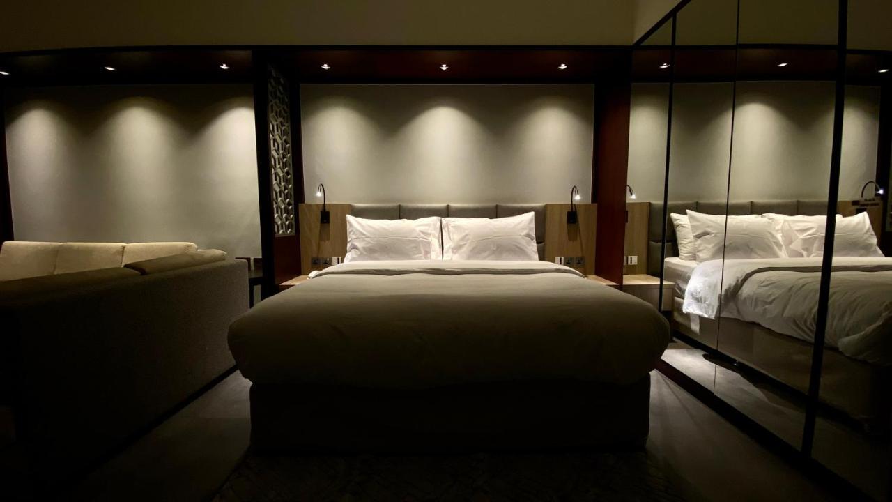 Sitara Hotel Apartment Dubai Exteriör bild