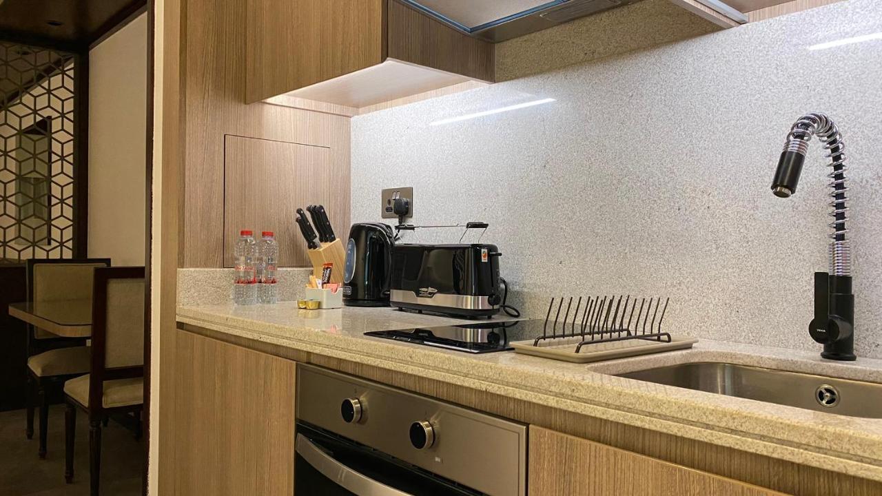 Sitara Hotel Apartment Dubai Exteriör bild