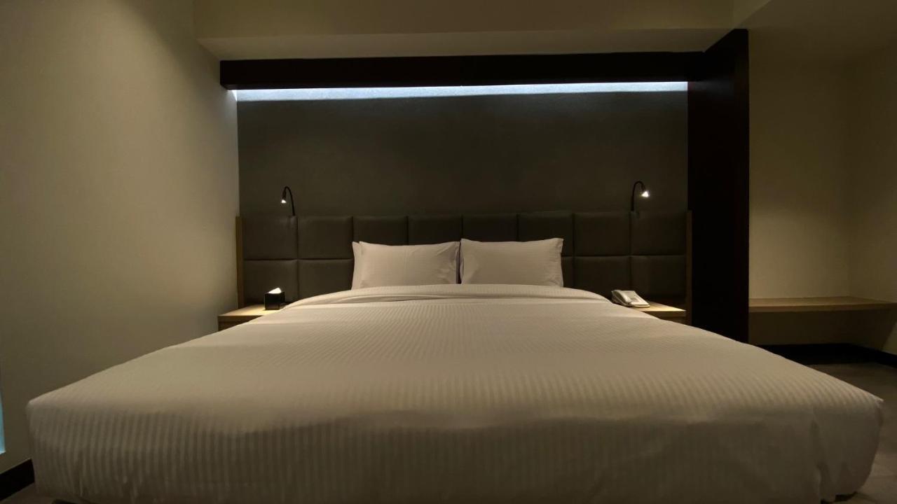 Sitara Hotel Apartment Dubai Exteriör bild