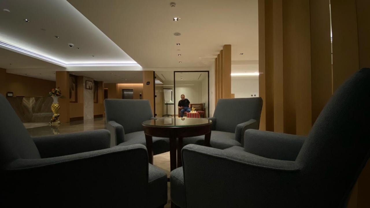 Sitara Hotel Apartment Dubai Exteriör bild
