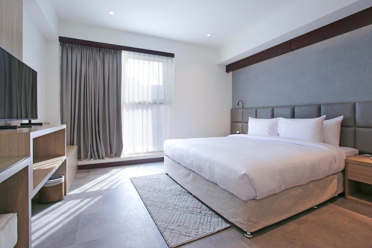 Sitara Hotel Apartment Dubai Exteriör bild
